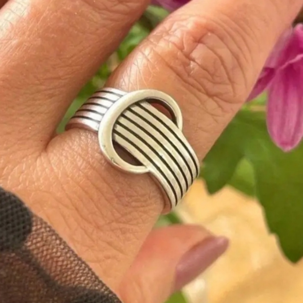 Silver circle ring - Picture 5 of 6